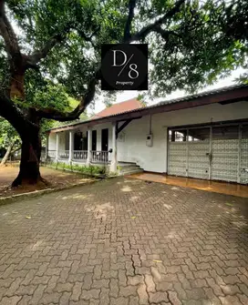 Rumah Menteng. LT.1090/LB.760. 5BR. 6Bath. 2Lt. Harga 45M