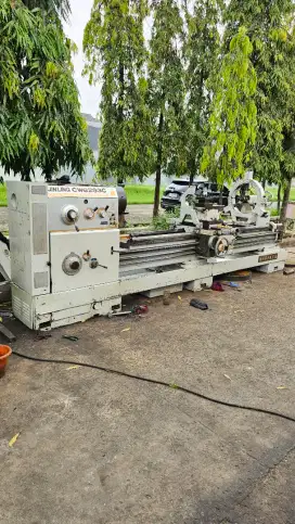 Mesin bubut JINLING CW6293C/2000