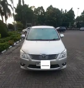 Toyota Innova 2011 G AT Silver