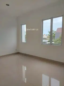Dijual Rumah Bagus Di South Thames JGC Cakung Timur Jakarta Timur