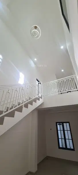 Dijual Rumah Cantik Posisi Hoek 2 Lantai Di Harapan Indah Bekasi