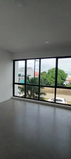 Ruko bagus siap Pakai 3 lantai di lippo karawaci