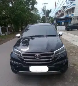 Toyota Rush GR 2022 AT Hitam