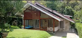 1915. Dijual Villa Grand Trawas Mojokerto
