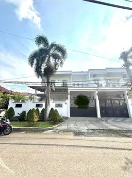 Dijual Rumah BrandNew American Classic Dijalan Utama Hook