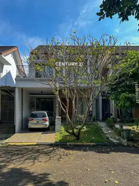 Dijual Rumah Lingkungan Asri Emerald Bintaro Jaya