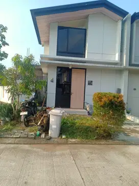 Rumah Bagus 2 Lantai Di Riverside Water Front Lippo Cikarang