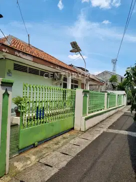 Rumah Luas 672m2 Di Menteng Dalam Dekat Kokas Jaksel