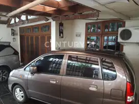 Rumah Lokasi Strategis Di Menteng Dalam. Lingkungan Aman.