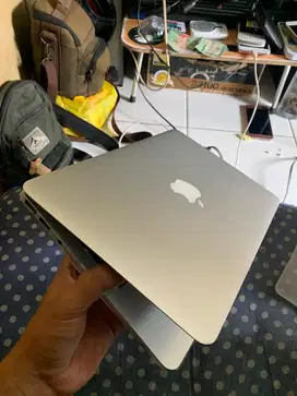 Macbook Air 11 inch Mulus Jual Cepat