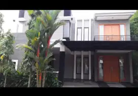 Dijual Cepat Rumah Luas, Lokasi Strategis Di Nusaloka BSD