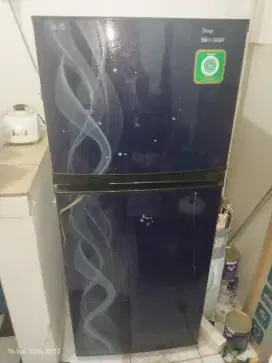 Kulkas 2 Pintu SHARP Dingin