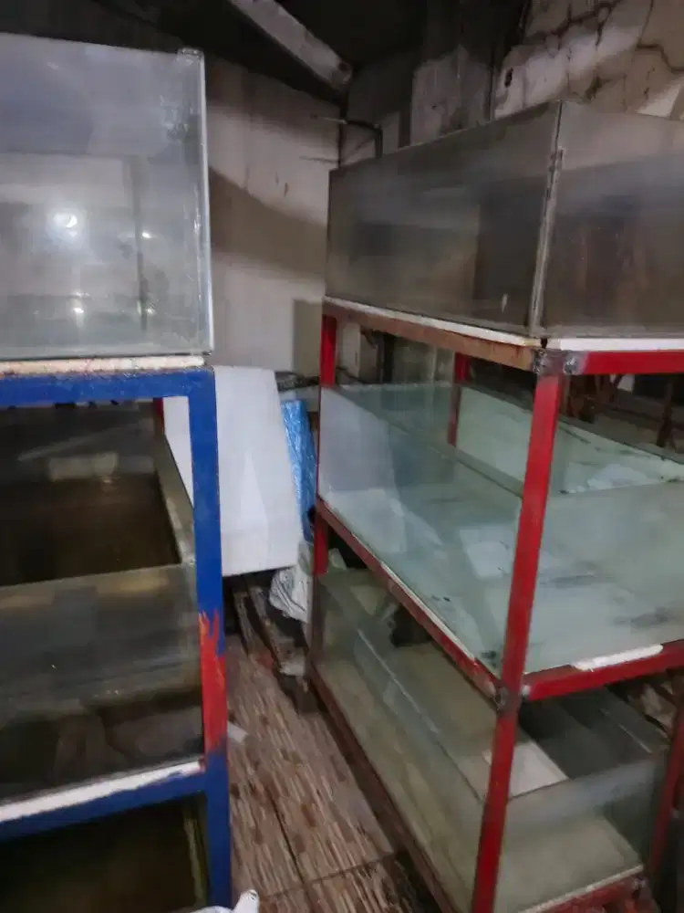 Dijual satu set akuarium