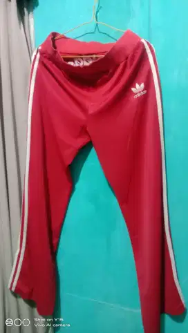 Celana traning merah menyala bahan adem  size M