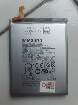 Baterai Samsung Galaxy Note 10 plus ori copotan kondisi masih normal.