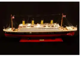 Miniatur kapal titanic