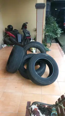 Ban Bridgestone 265/60 Ring 18
