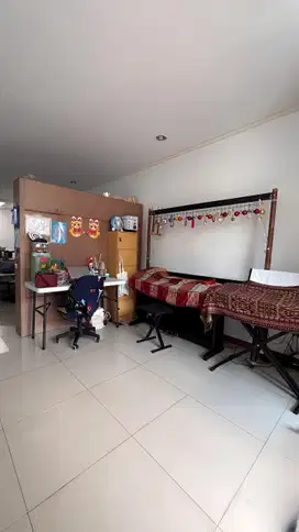 Murah! Dijual rumah bagus siap huni 2 lantai di taman modern!