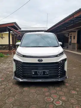 VOXY 2.0 CVT TSS TAHUN 2022 LIKE NEW