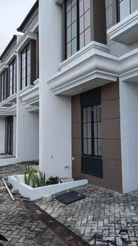 Disewakan Rumah Dekat ITS dan Pakuwon Mall