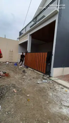 DIJUAL RUMAH 2 LANTAI MINIMALIS MODERN