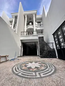 WOW [JALAN 2 MOBIL] Rumah Pejaten Pasar Minggu Jakarta Selatan AR95