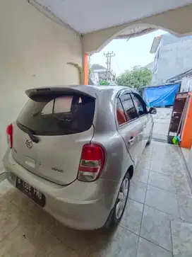 Nissan March 2011 Bensin