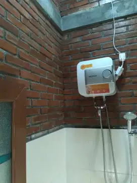 WATER HEATER LISTRIK ~ MANDI AIR HANGATKU