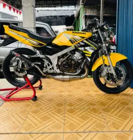 Kawasaki Ninja ss kuning Th 2013