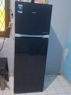 Kulkas 2 pintu aqua inverter