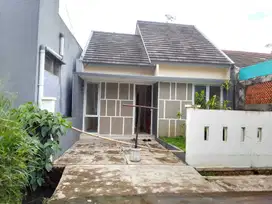 Dijual Rumah Cantik di Perumahan Green View Blok O, Cibinong, Bogor