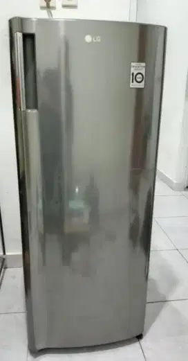 Di jual freezer LG 6 rak mulus ori siap pakai..