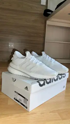 Di jual sepatu ADIDAS XPLR BOSST