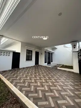 Dijual Rumah BrandNew American Classic Dipinggir Jalan Raya