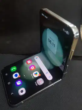 Samsung Z Filp5 8/256 5G mulus seperti baru