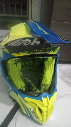 Jual helm trail