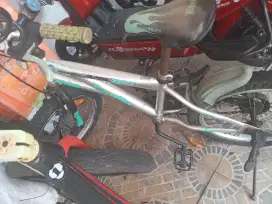 Dijual sepeda anak uk 14