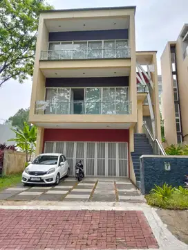 Disewakan rumah cantik siap huni , cluster argenia sentul city