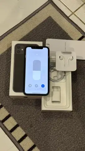 Dijual Iphone 11 Black 128GB Mulus Lengkap Terdaftar