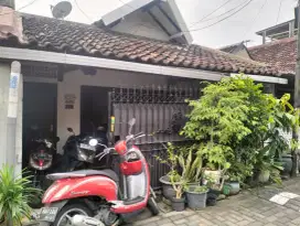 Dijual rumah dekat UNESA segera BU