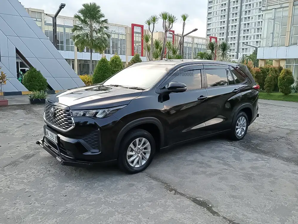 Toyota Kijang Innova 2023 Bensin