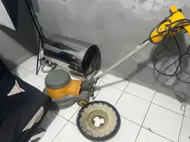 Diborongkan alat pencuci karpet dan lantai dan pengering pakaian