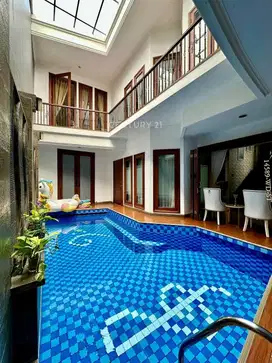 Dijual rumah posisi hook & cantik di Sektor 9 Bintaro