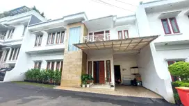 Rumah Townhouse Fully Furnished di Kebagusan Jagakarsa