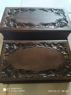 Kotak perhiasan ukir