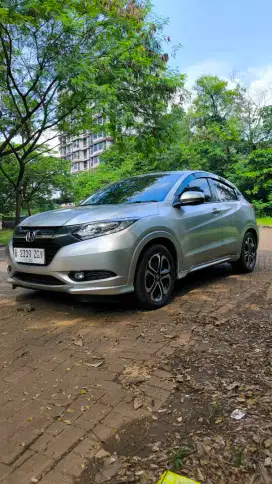 HRV 2015 prestige 1.8 super low KM