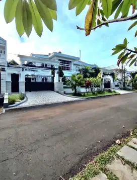 Rumah Mewah Harga Terjun Bebas di Komplek Bukit Permai Cibubur