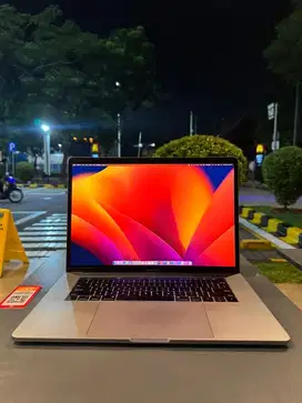 Macbook Pro i7 Spacegrey 8/256 Tahun 2017