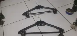 Jual gantungan baju /hanger baju ada 30 biji
