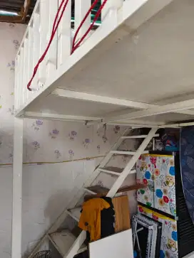 Tempat Tidur Tingkat
